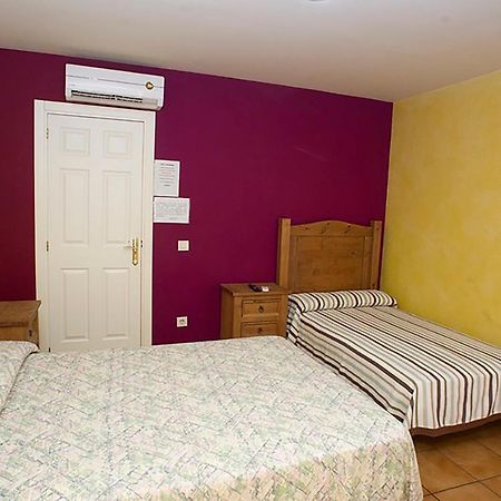 Hostal Velarde Talavera de la Reina Exterior photo