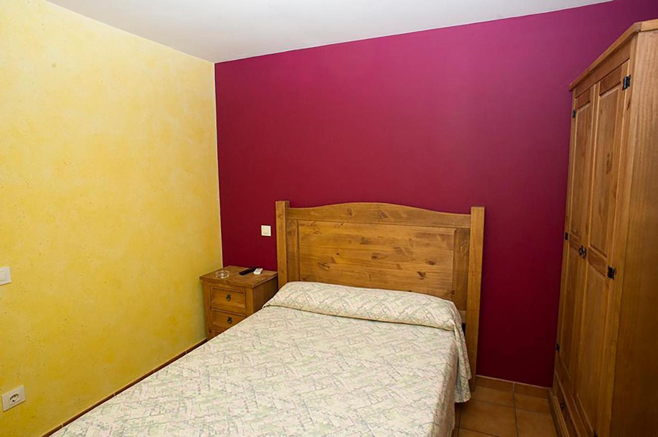 Hostal Velarde Talavera de la Reina Exterior photo