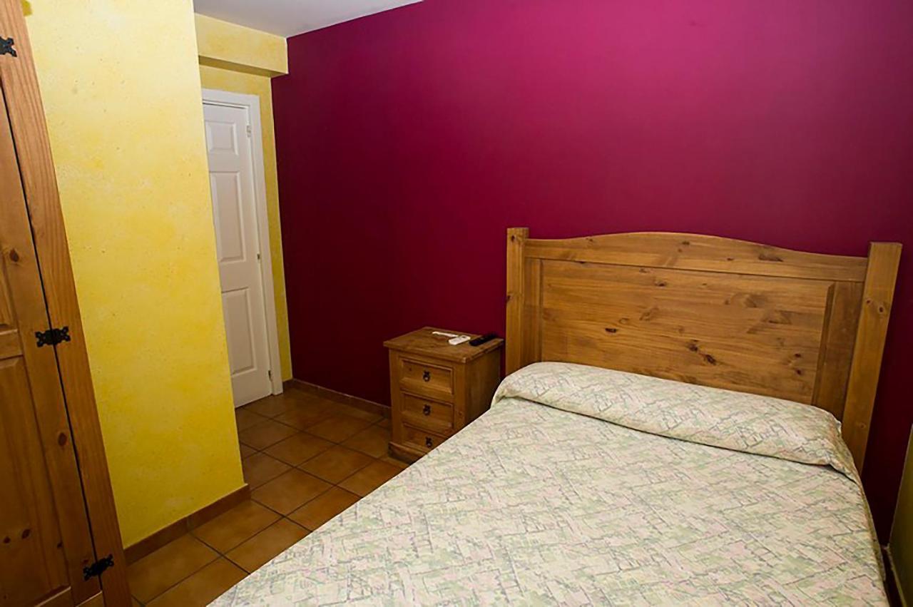 Hostal Velarde Talavera de la Reina Exterior photo